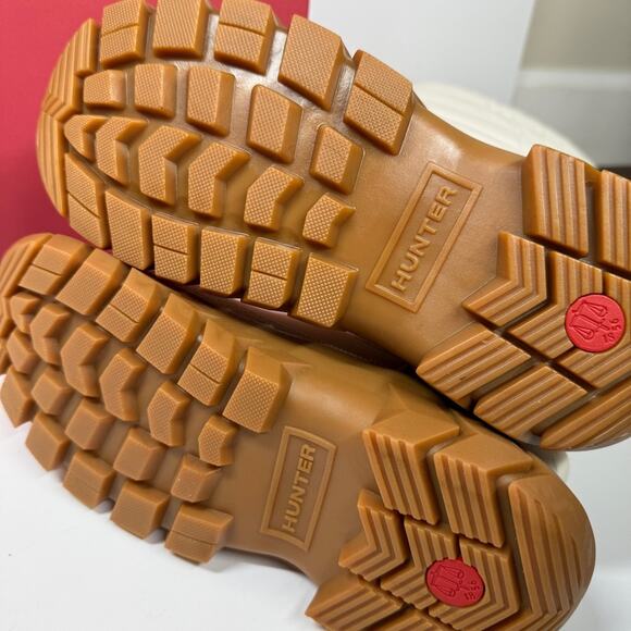 NIB •HUNTER BOOTS - Women's Intrepid Tall Snow Boot - Winter boots Size: 7 - Picture 10 of 13